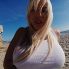 Blondie Fesser in 'Bubble-butt Beach'