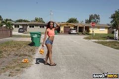 Demi Sutra - Demi Sutra Fucks to Sell Oranges | Picture (1)