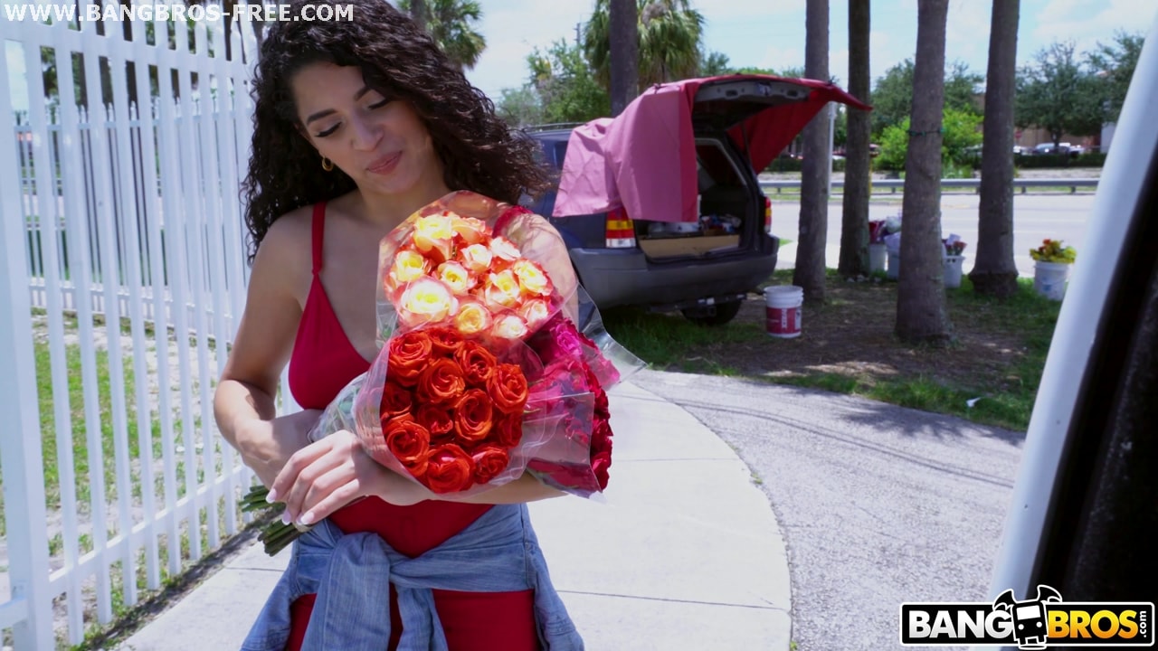 Gabriela Lopez - Fucking The Hottest Flower Girl | Picture (22)