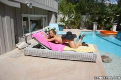 Nicole Aniston - Seducing the Pool guy | Picture (40)