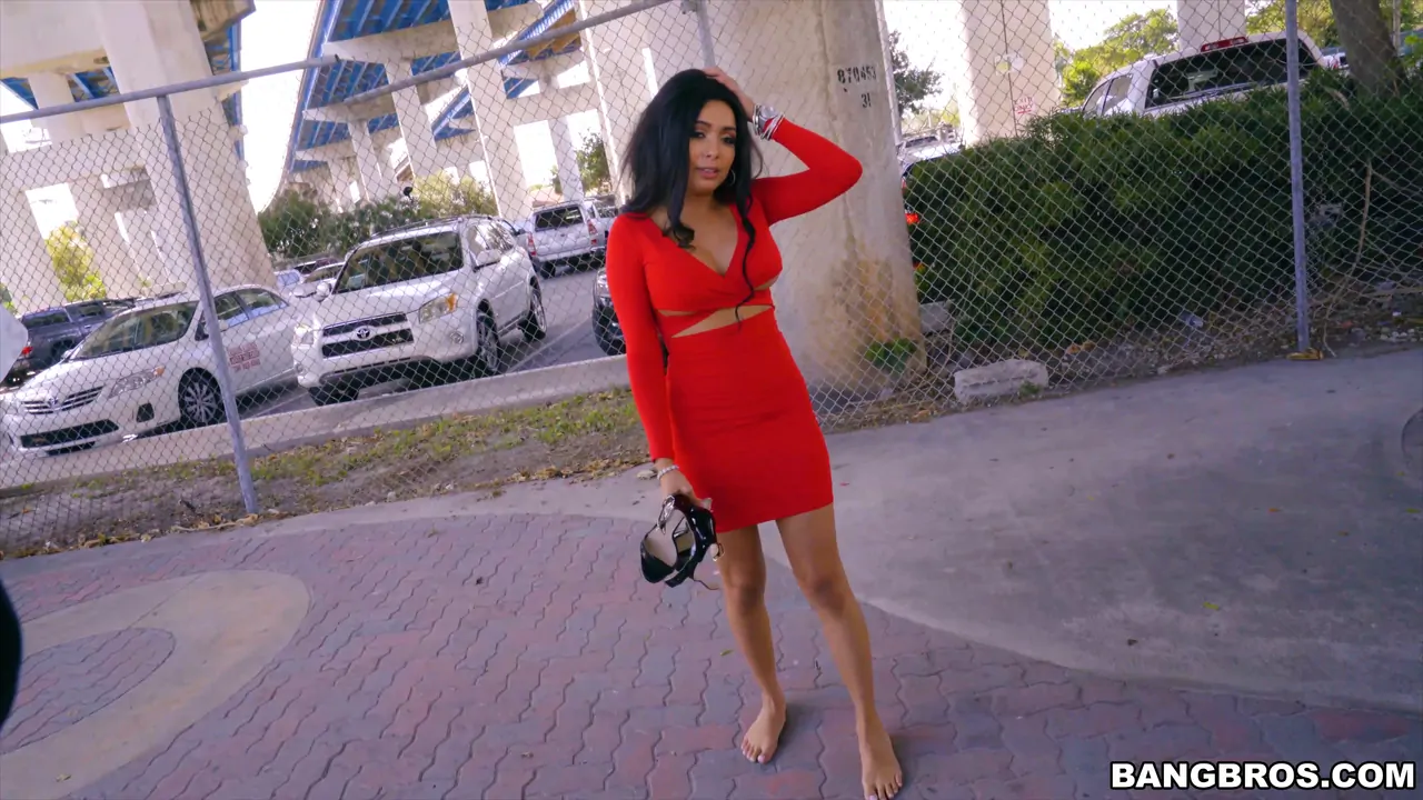 Aaliyah Hadid - The Walk Of Shame | Picture (33)