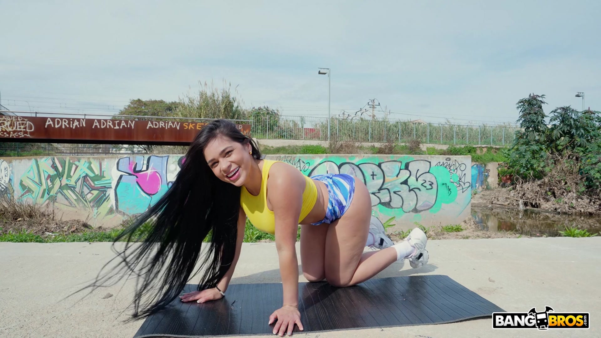 Alexis Likes Oily Anal