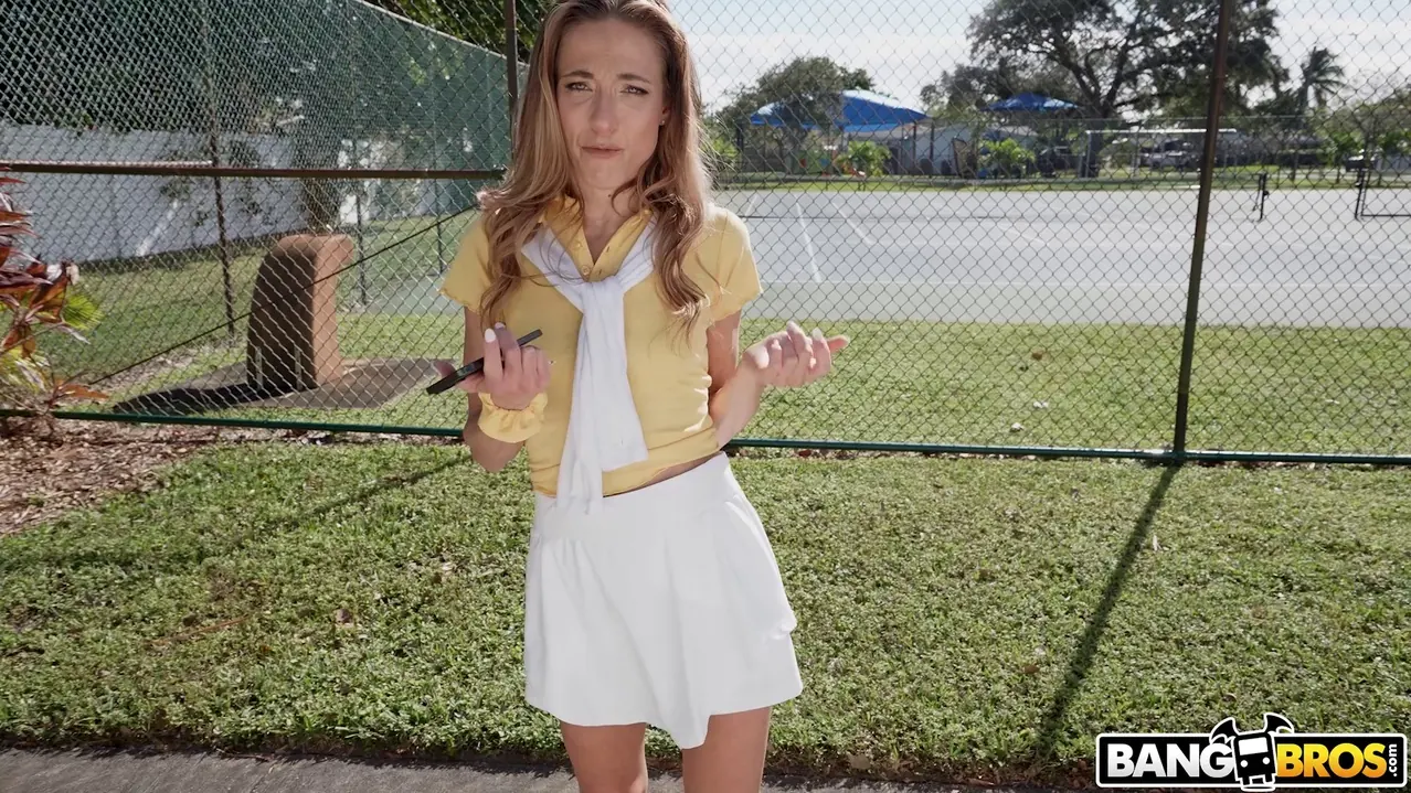 Alexis James - Alexis Rides The Bus | Picture (825)