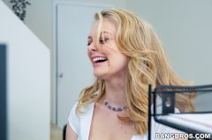Alli Rae - Blonde First Time Fucking On Cam | Picture (1)