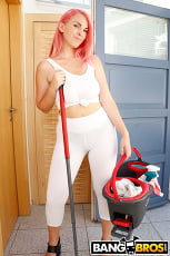 Ambra Dolce - Maid Gets The Job Done | Picture (13)