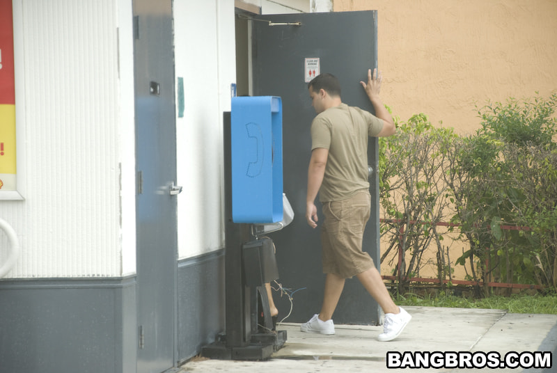 Gas Station Sucking!