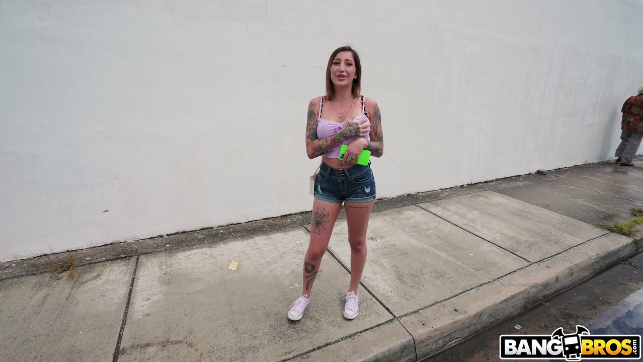 Wild Girl Twerks For a Ride