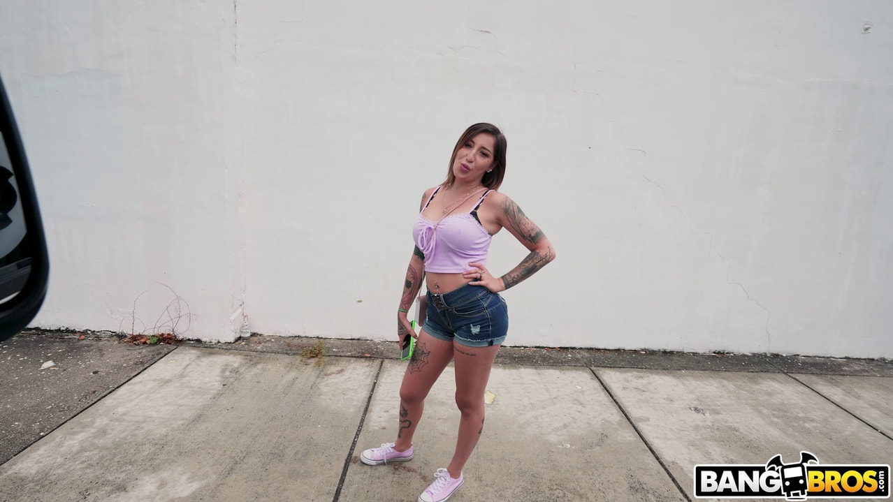Wild Girl Twerks For a Ride