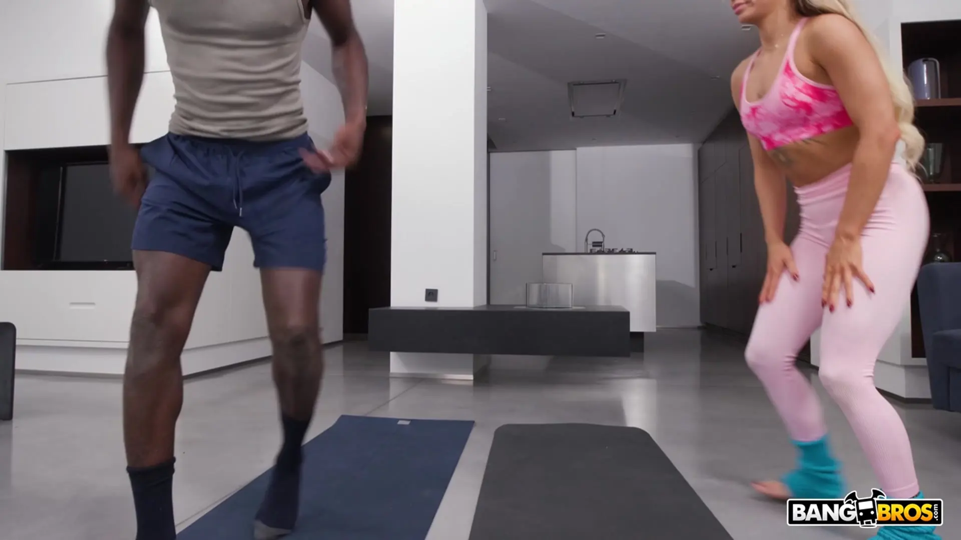 Annabelle Blue - Sesión flexible de yoga con sexo | Picture (260)