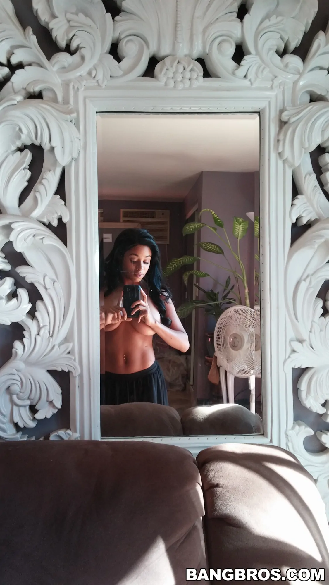 Anya Ivy - Belleza de piel color moca follando en un entorno interracial | Picture (70)