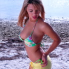 Ashlynn Brooke in 'Handjob at the beach'