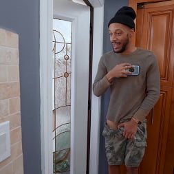 Avery Jane Surprises Fan With Booty