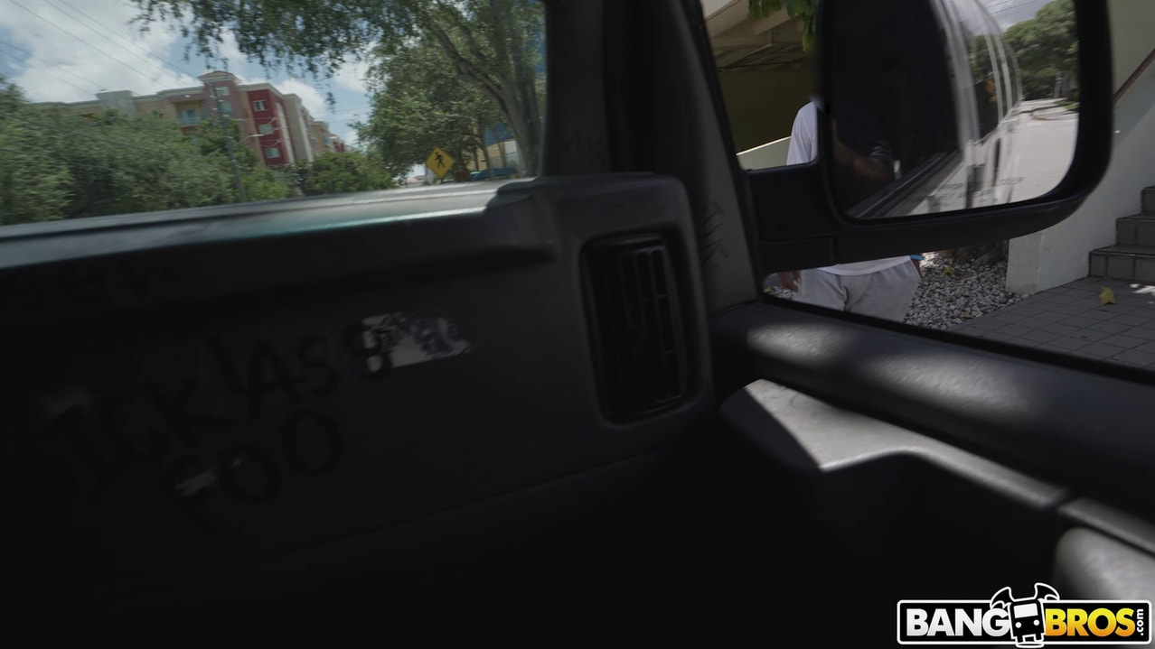 Babi Fucks In Bus For Money