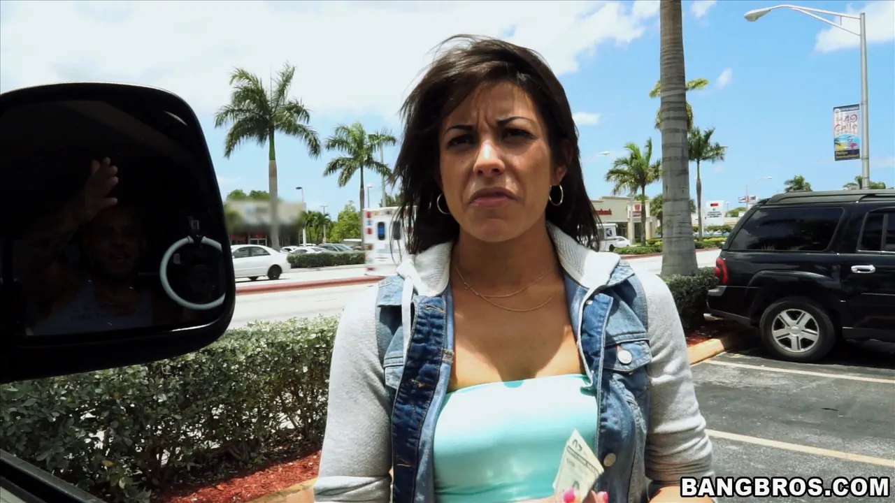 Bethany - Ninfómana amante del sexo anal encontrada en BangBus | Picture (66)