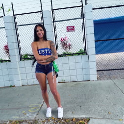 Colombian Baddie Fucks For Cash