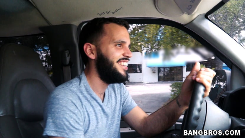 Rubia sexy follada en el Bangbus