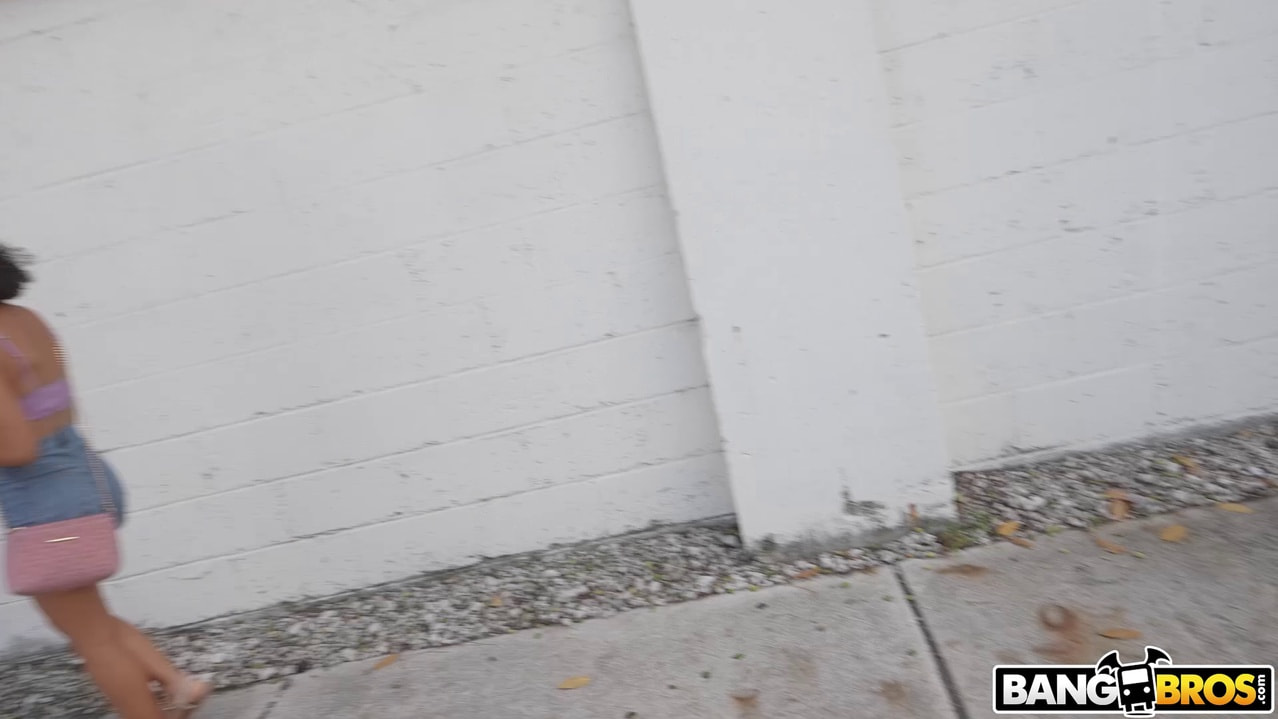 Cute Girl Gets Fucked For Cash