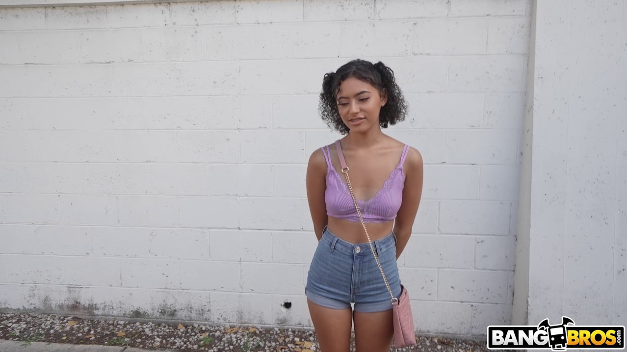 Cute Girl Gets Fucked For Cash