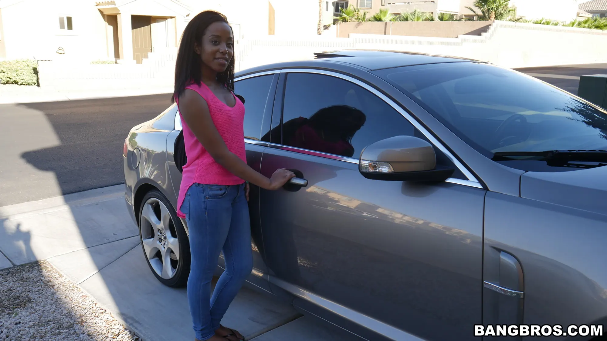Deana Dulce - Estudiante cachonda es follada en el coche fuera de la universidad | Picture (15)