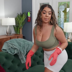 Latina Maid Gets To Work