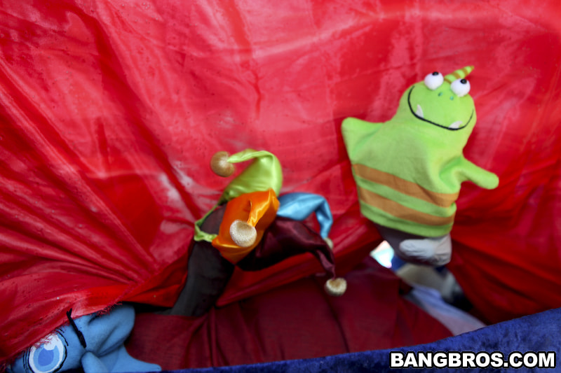 El monstruo titiritero