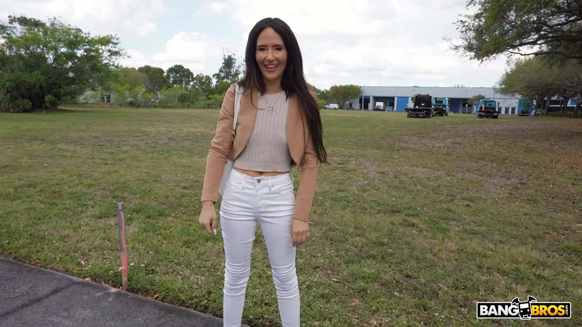 Izi Blu Sky - Spreading Pussy For Cash | Picture (224)