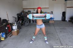 Jada Stevens - Skater Chicks Love Big Black Dicks | Picture (132)