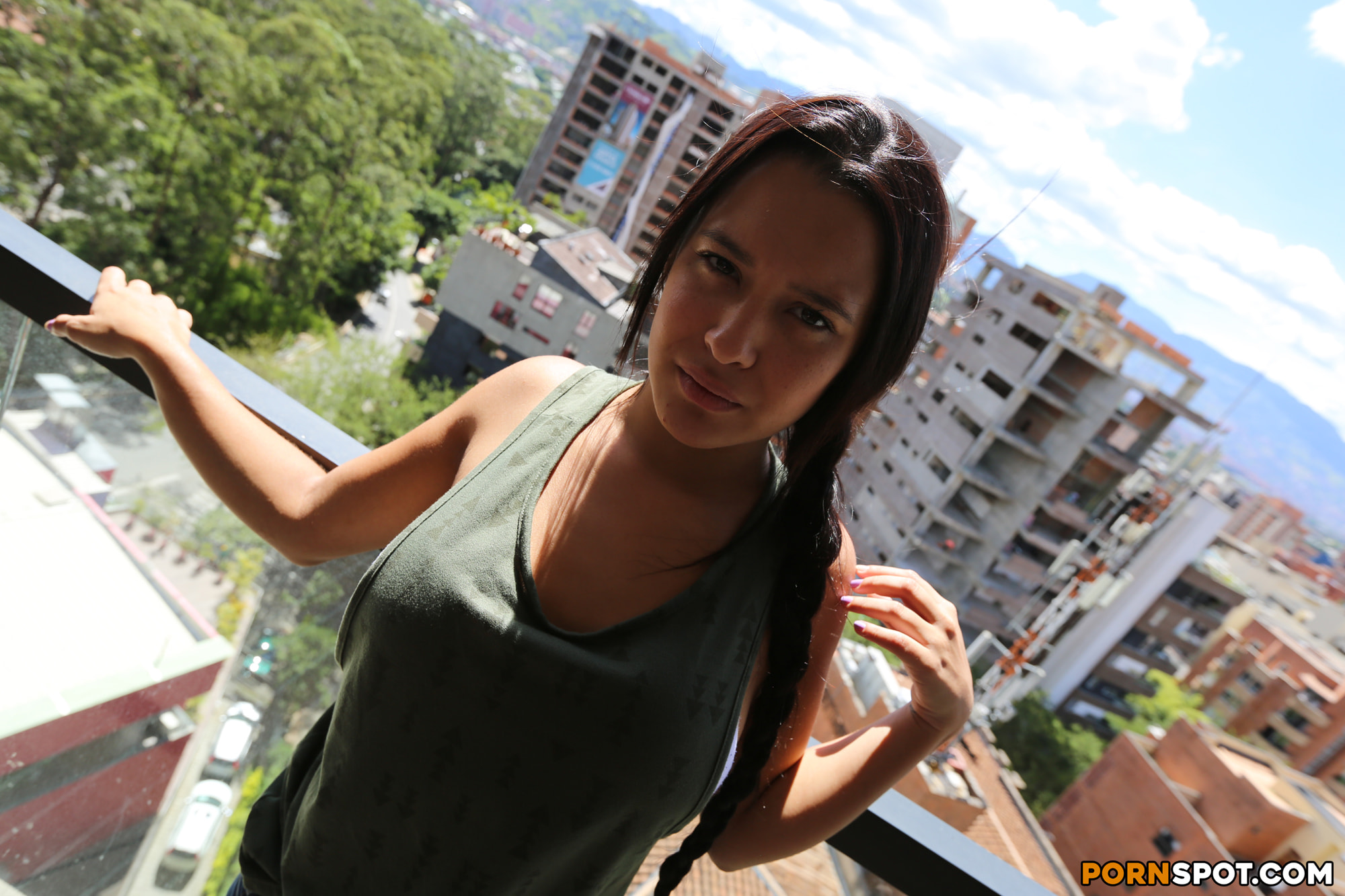 Colombian college student Jessica fucked