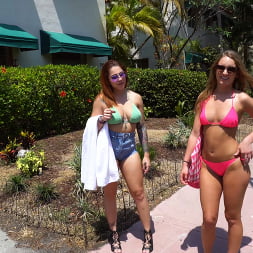 Katia Enjoys Spring Break 17' With The Bus