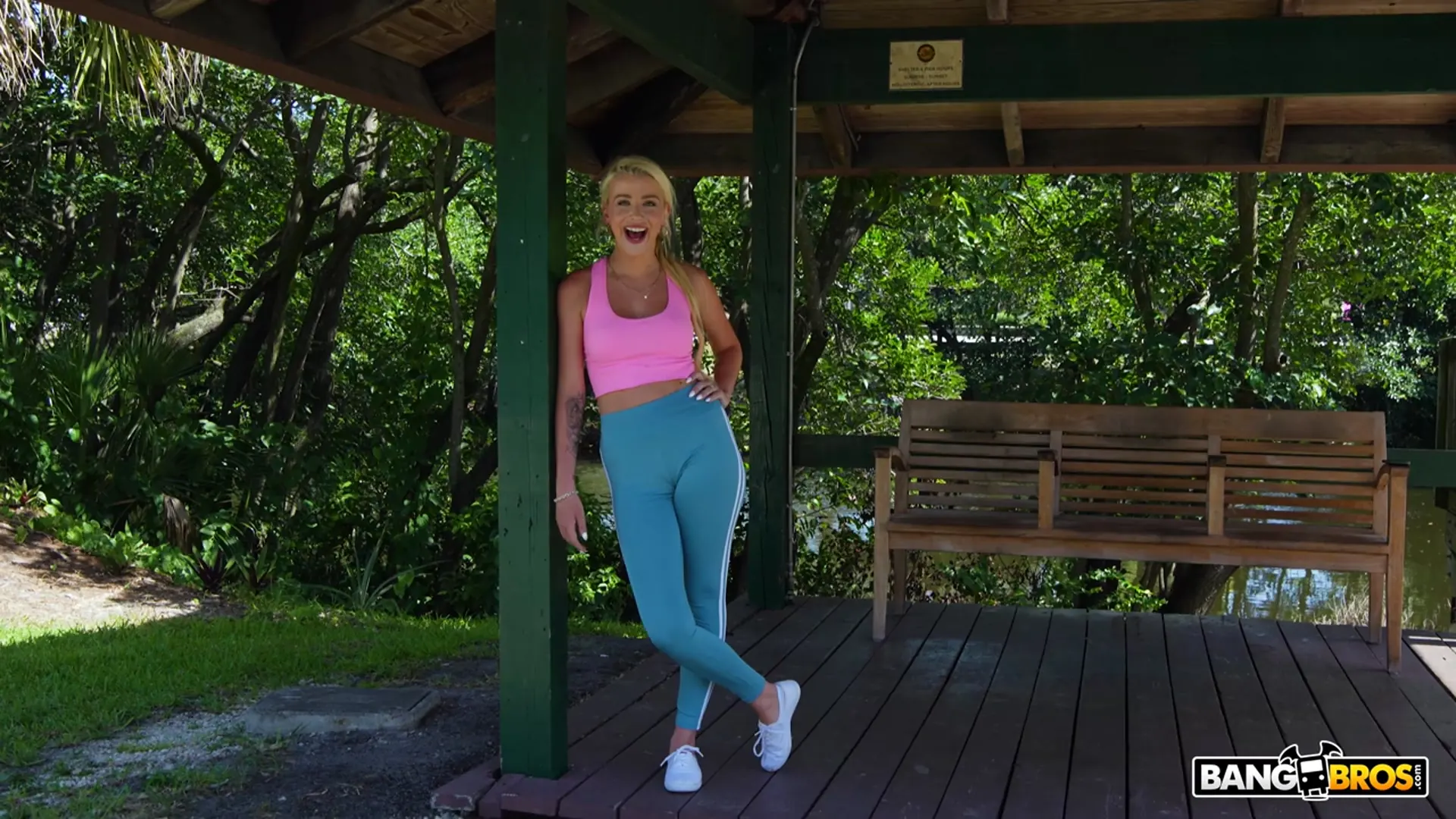 Kenzie Snow - The Snowfall On The Bus | Picture (128)