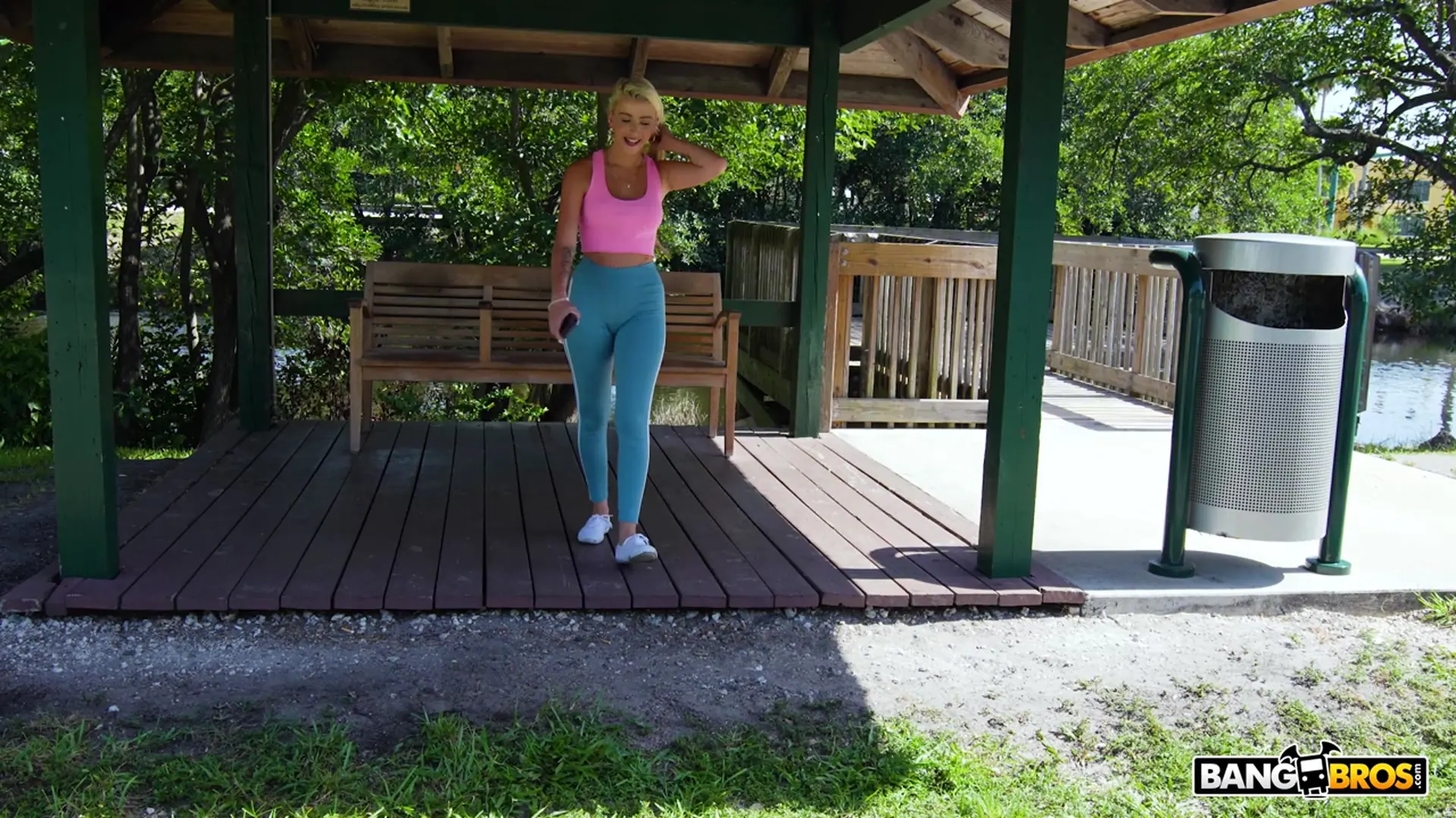 Kenzie Snow - The Snowfall On The Bus | Picture (320)