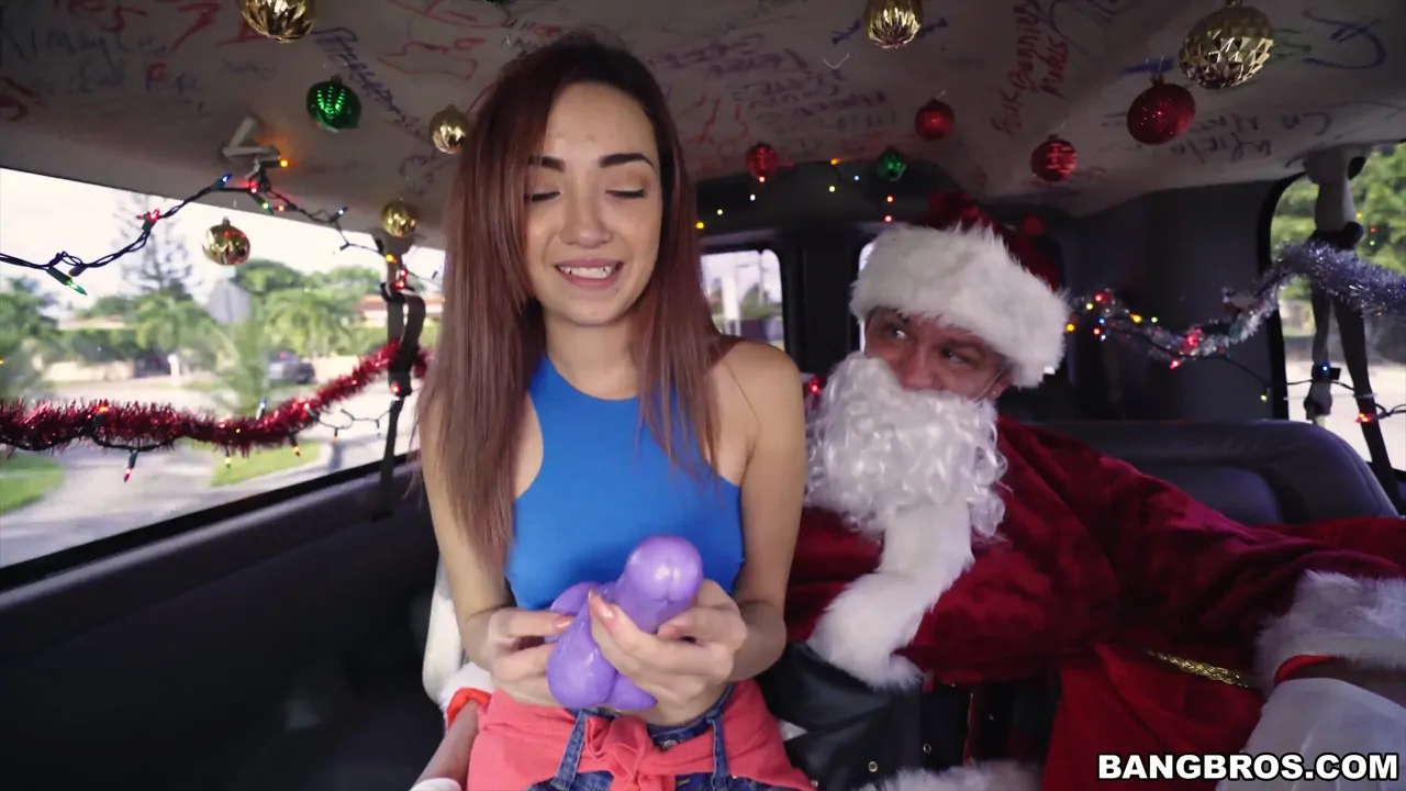 Kiley Jay - Giving Back To Santa | Picture (495)