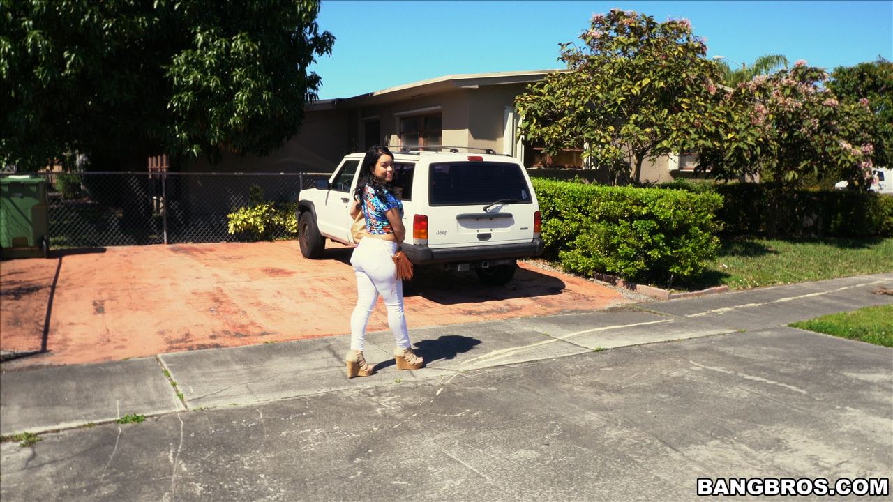 Cuban Babe deserving of dick gets picked up