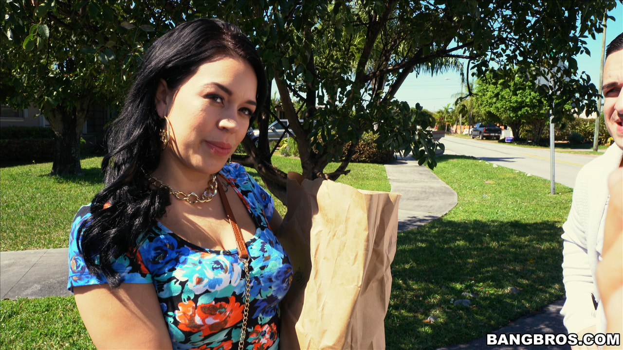 Cuban Babe deserving of dick gets picked up