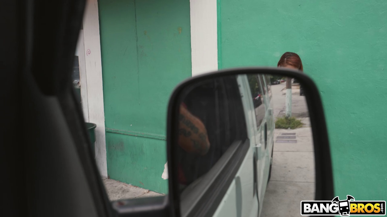Stripper Shows Ass for Cash
