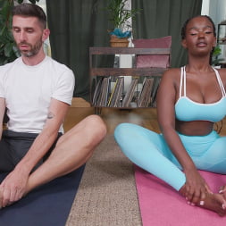 Black Yoga Luv