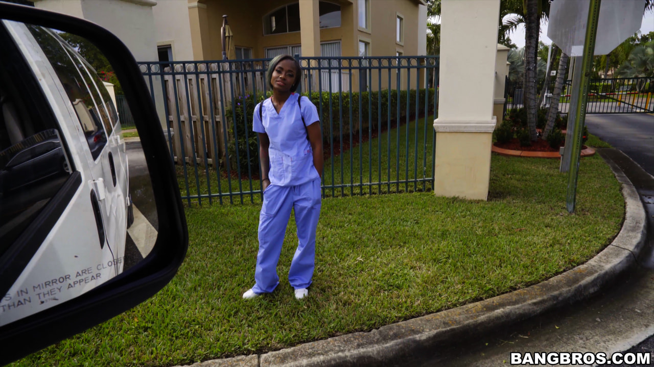 Lexxi Deep gets back into the business