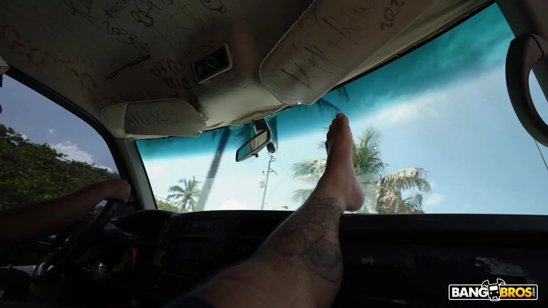 Lilibet Saunders - It's Too Big!!! | Picture (68)