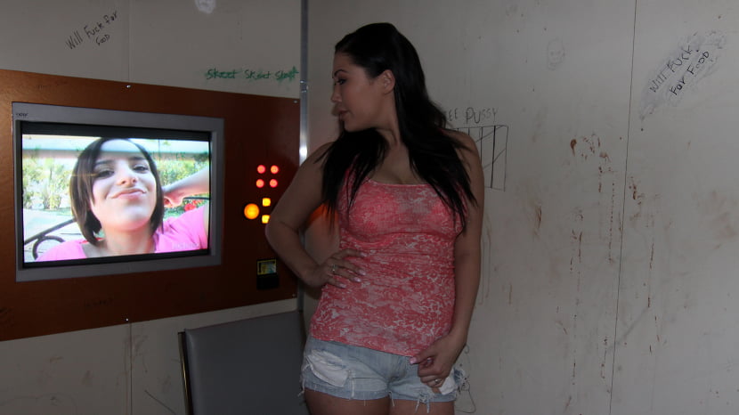 London Keyes Sucks Dick And Fucked In The Glory Hole!