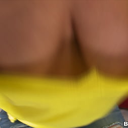 London Keyes gets deep anal!