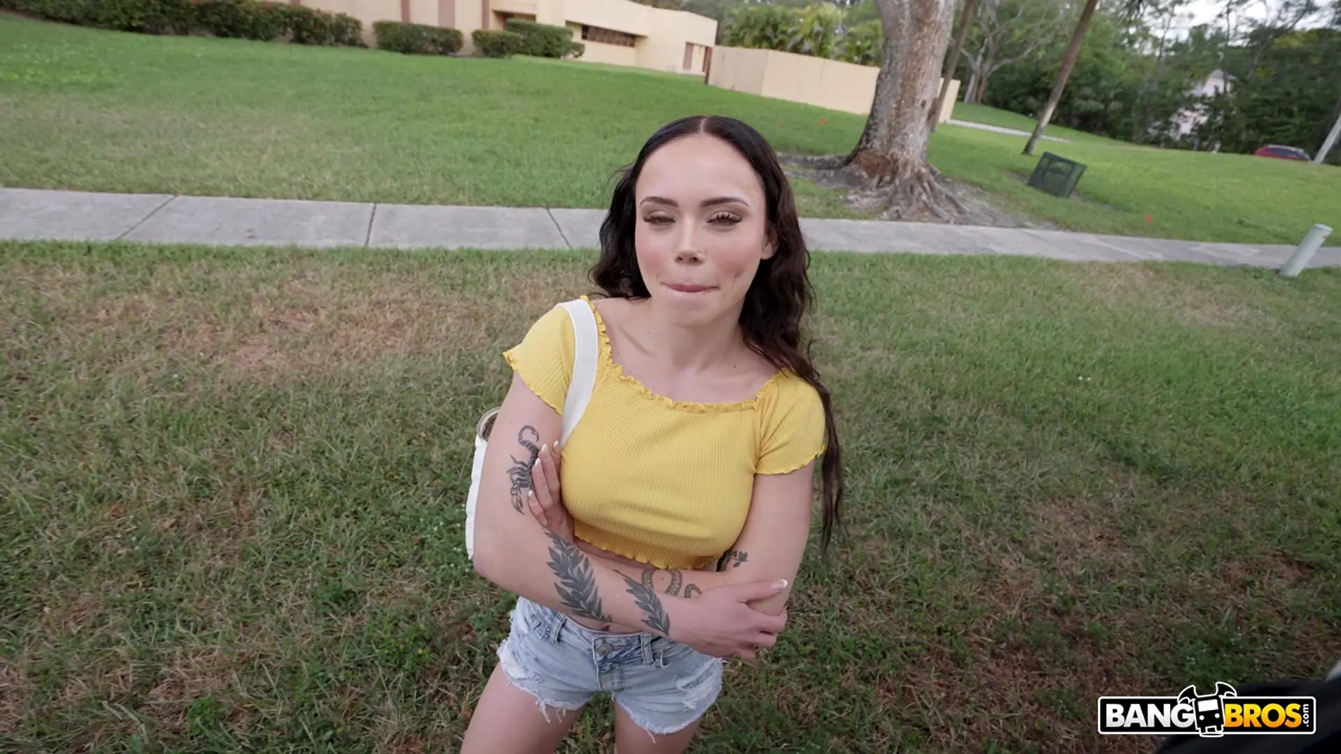 Lucia Rossi - Server Does it All For Money | Picture (402)