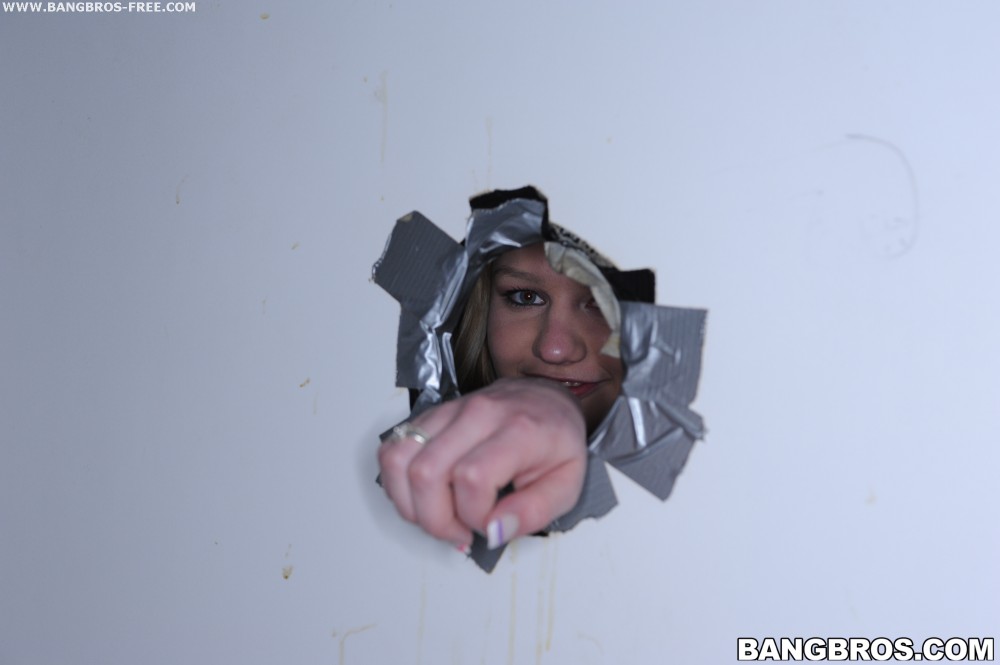 Maci More - Her first gloryhole sucking and fucking | Picture (12)