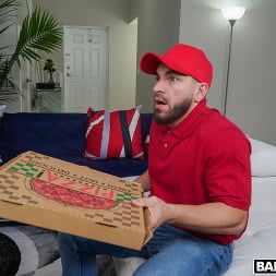 Pizza Guy Caught in 4K