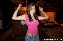 Mandy Haze - What everyone needs is a Mandy Haze handjob | Picture (2)