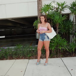Mandy folla para comprar una casa