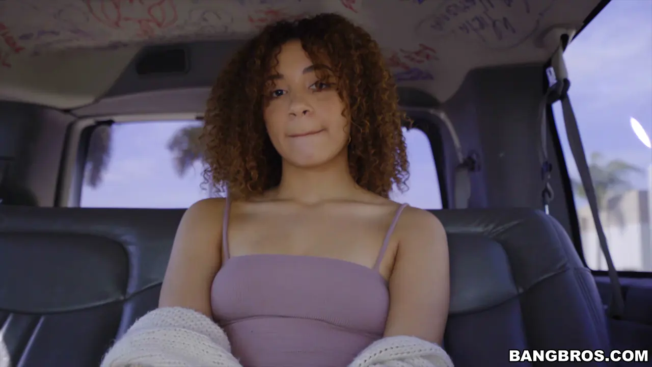 Mariah Banks - Eighteen Year Old Banks On The Bus | Picture (165)