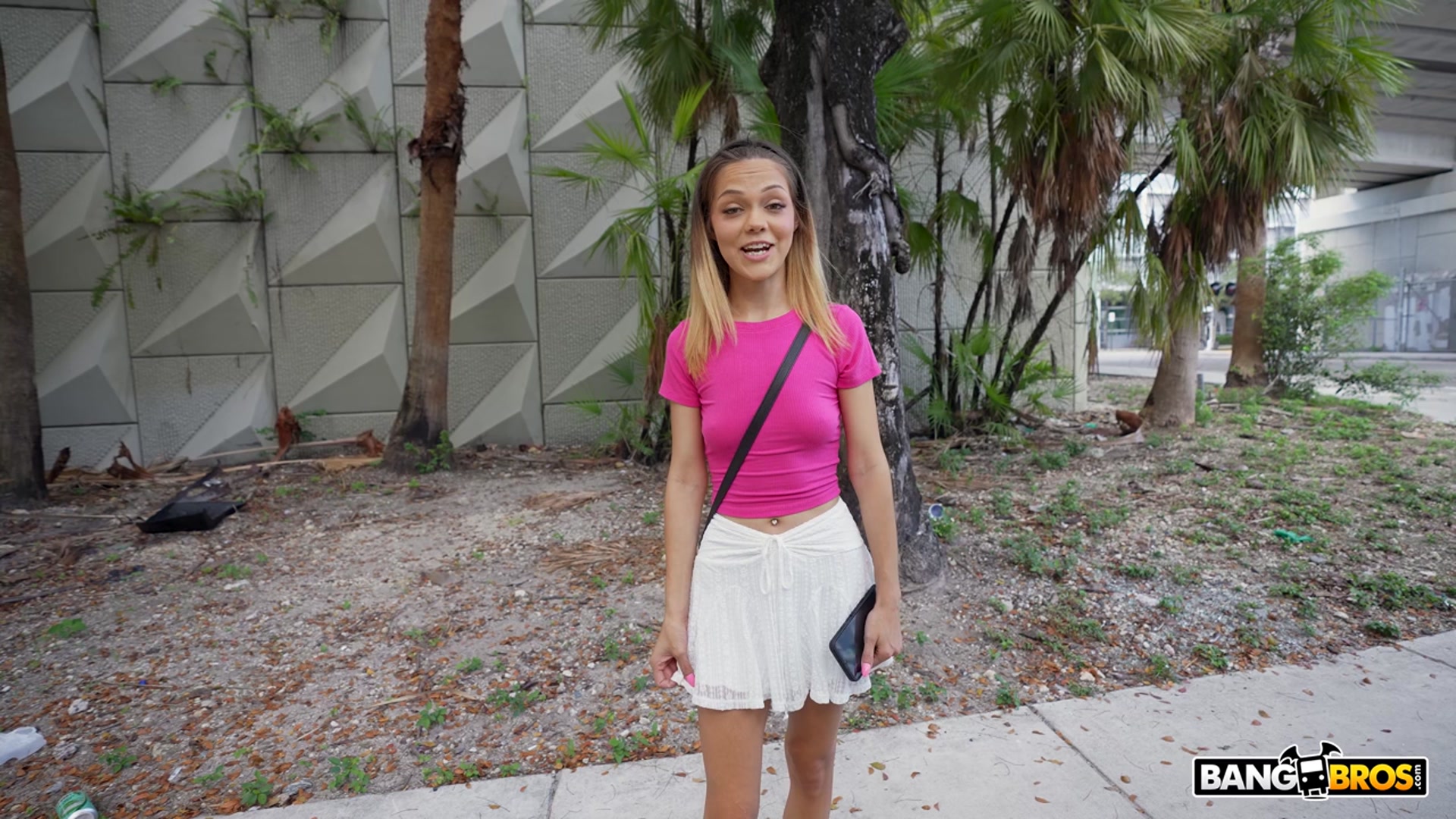 Baddie on Vacation Gets Fucked on The Bus
