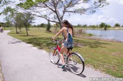 Mercedes Lynn - Bikes and vibrators | Picture (40)