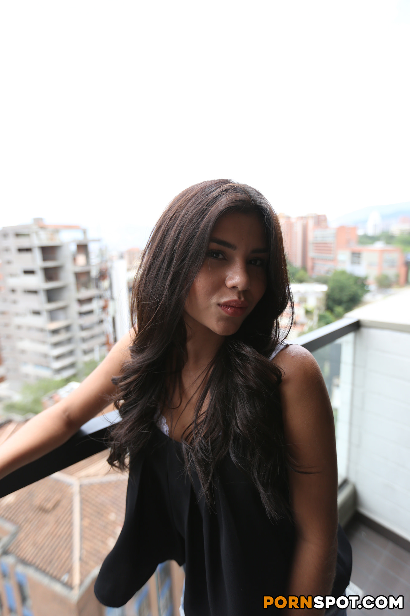 Hot Colombian Chick Wants To Be A Model