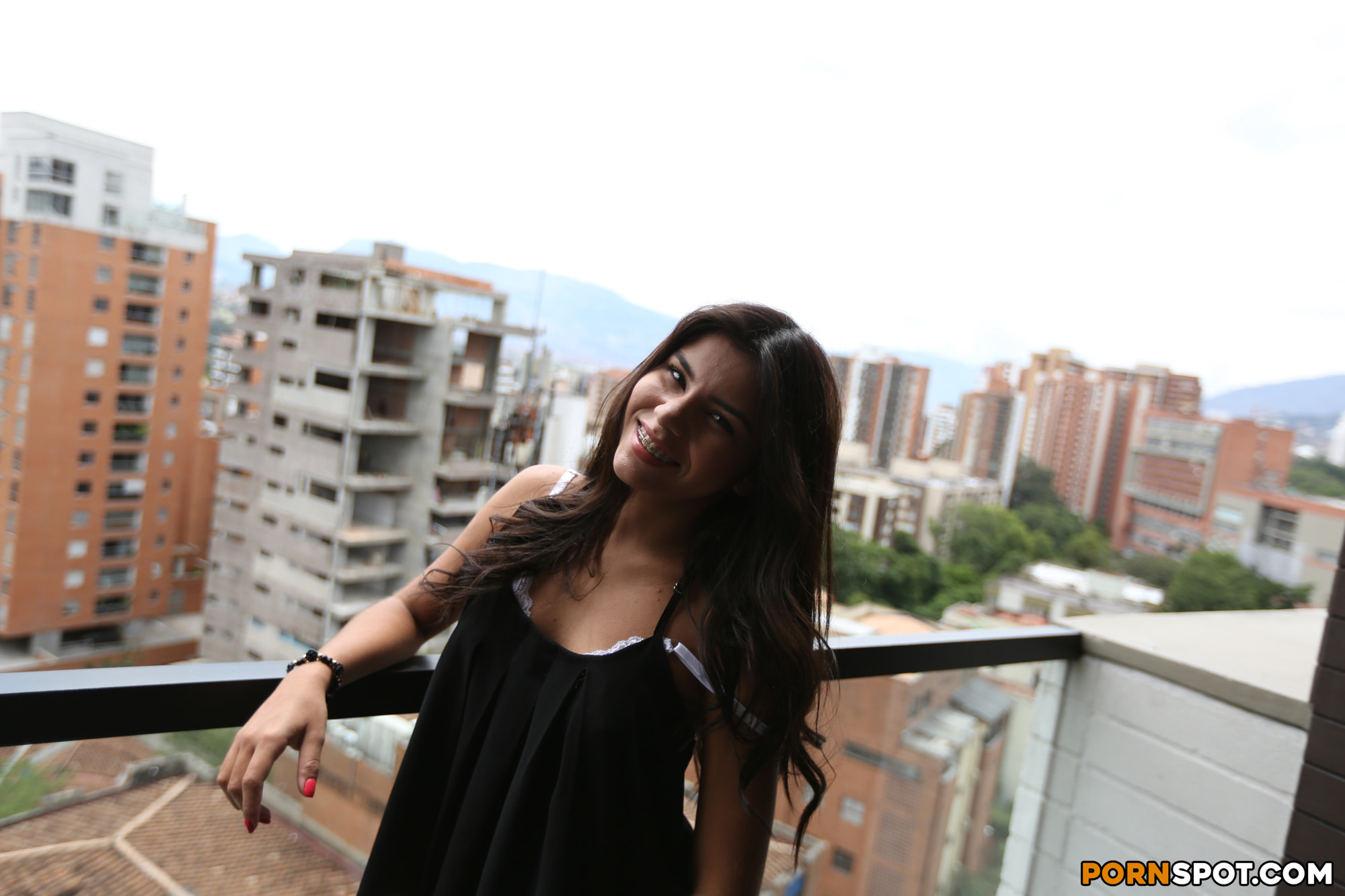 Hot Colombian Chick Wants To Be A Model